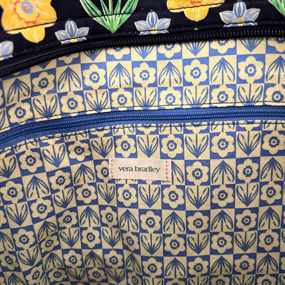 Vera Bradley Original Zip Tote Bag – Daffodils in Premium Cotton - Picture 6 of 9